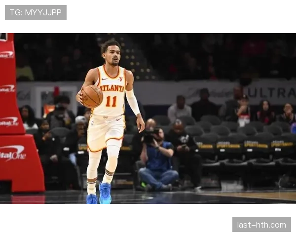 特雷·杨无球跑动减少，持球单打主导进攻效率下滑