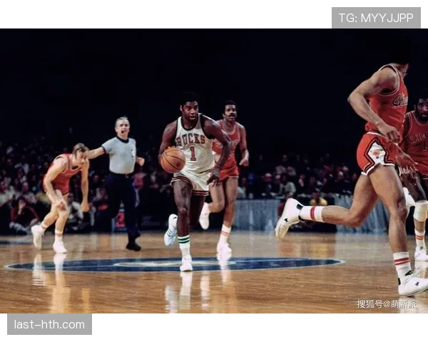 奥斯卡·罗伯特森无球牵制力改变对手防守布局