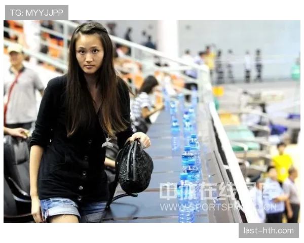 李小鹏家里那个体操房，是他给自己留的童年还是给娃的？