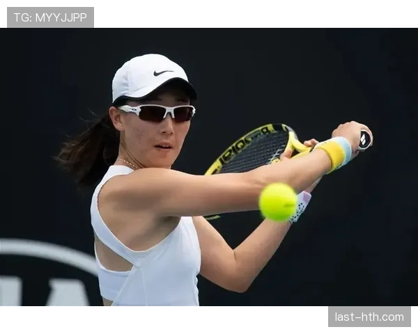 看郑赛赛动态，包比我一年房租多，下午还发手残做菜视频——这反差笑死我